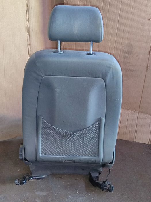 Сидіння водія Аудіо А3,2001року