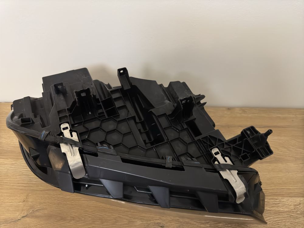 Передня фара BMW X5 G05 (5A2798101) — Європейська версія, без блоків