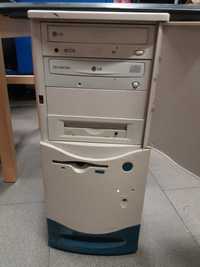 Stary komputer 2xPIII 550 MHz