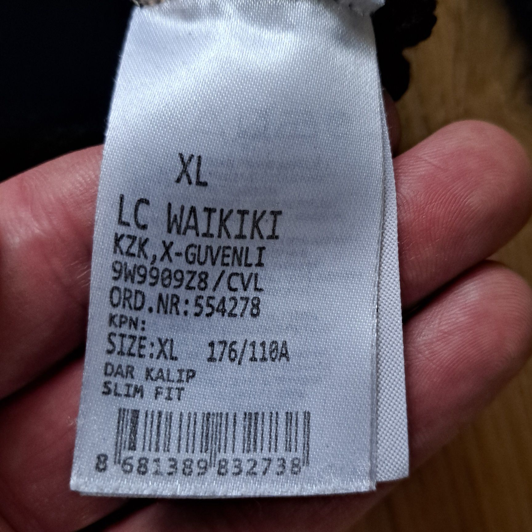 Czarny sweter LC Waikiki XL – klasyka, wygoda, idealny stan!
