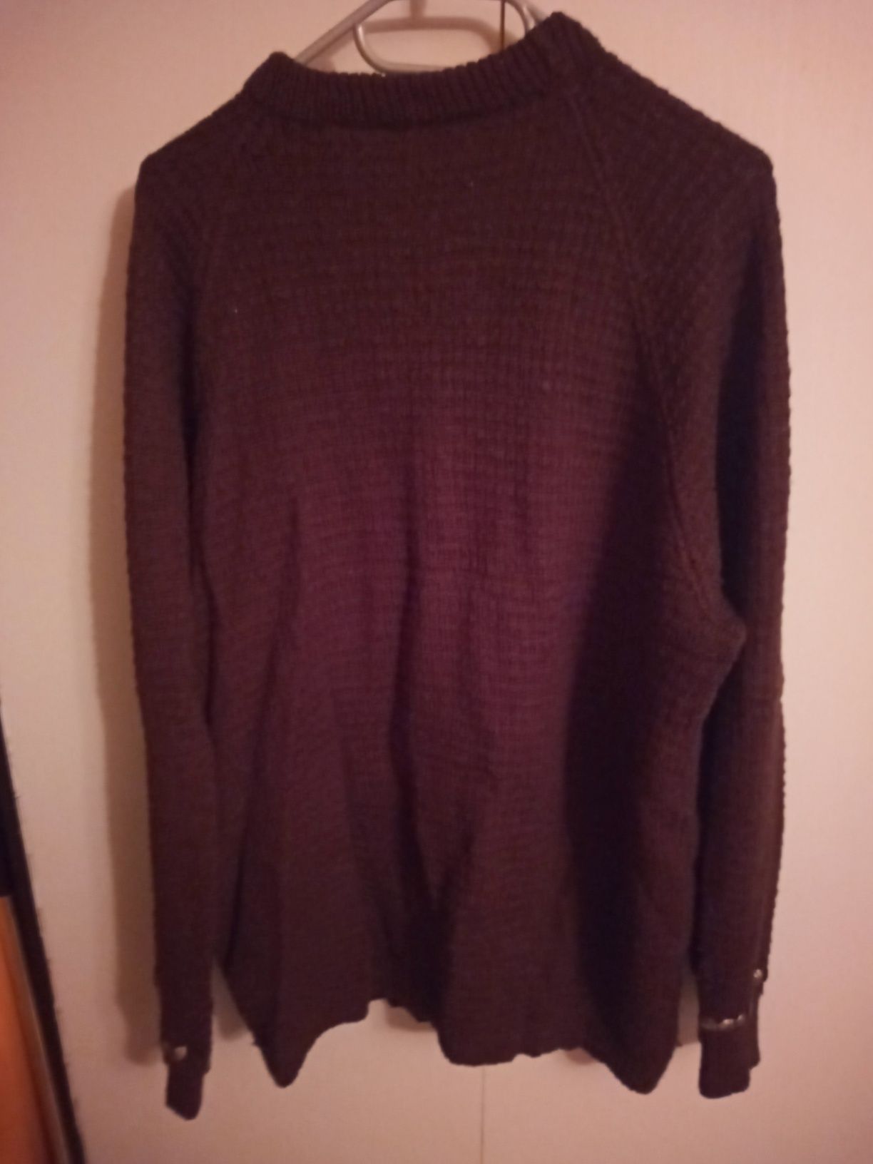 Sweter damski z aplikacją