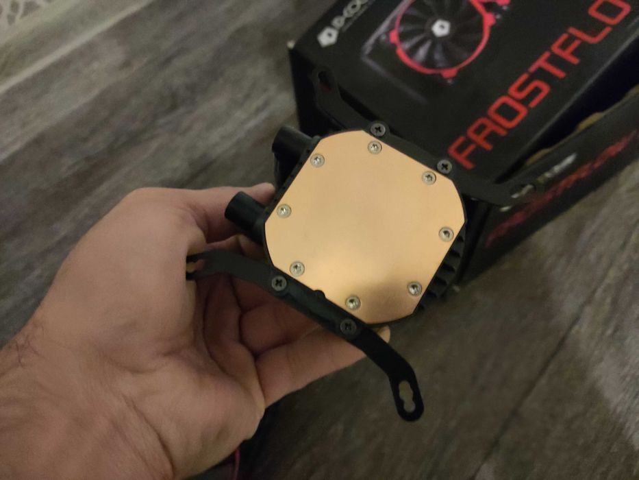 СВО ID-Cooling FrostFlow 240L водяне охолодження процесора