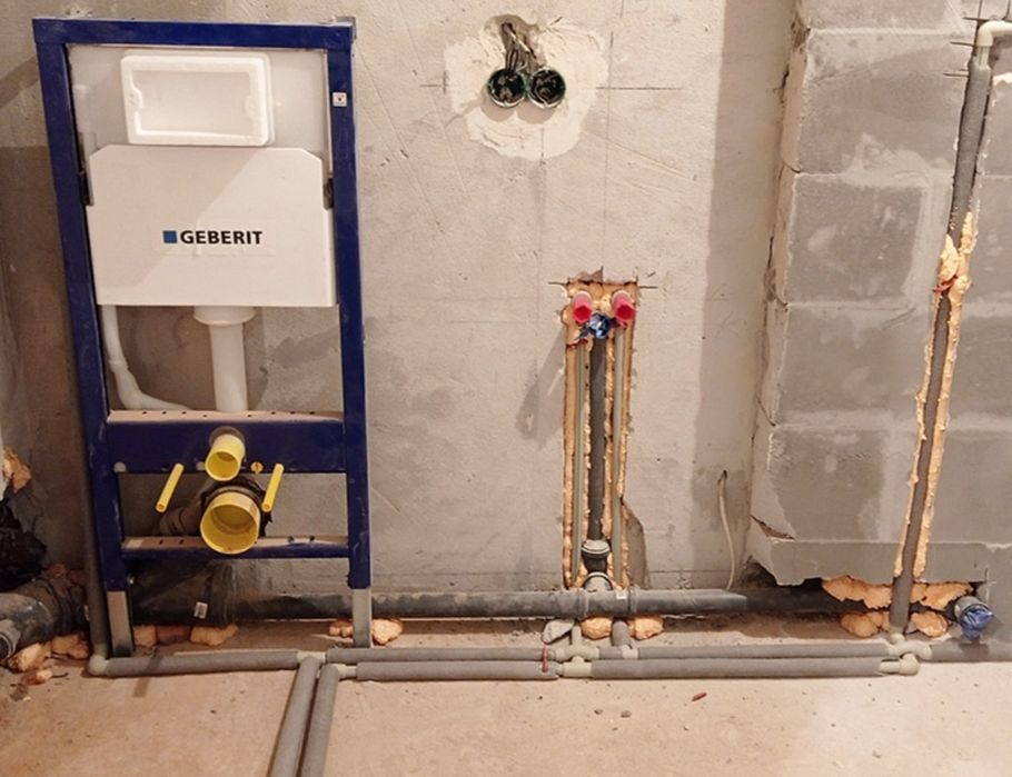 Монтаж сантехніки, водопроводу, теплих підлог — під ключ!