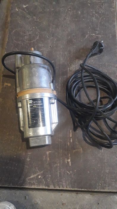 Продам вибрационный насос Фортеця