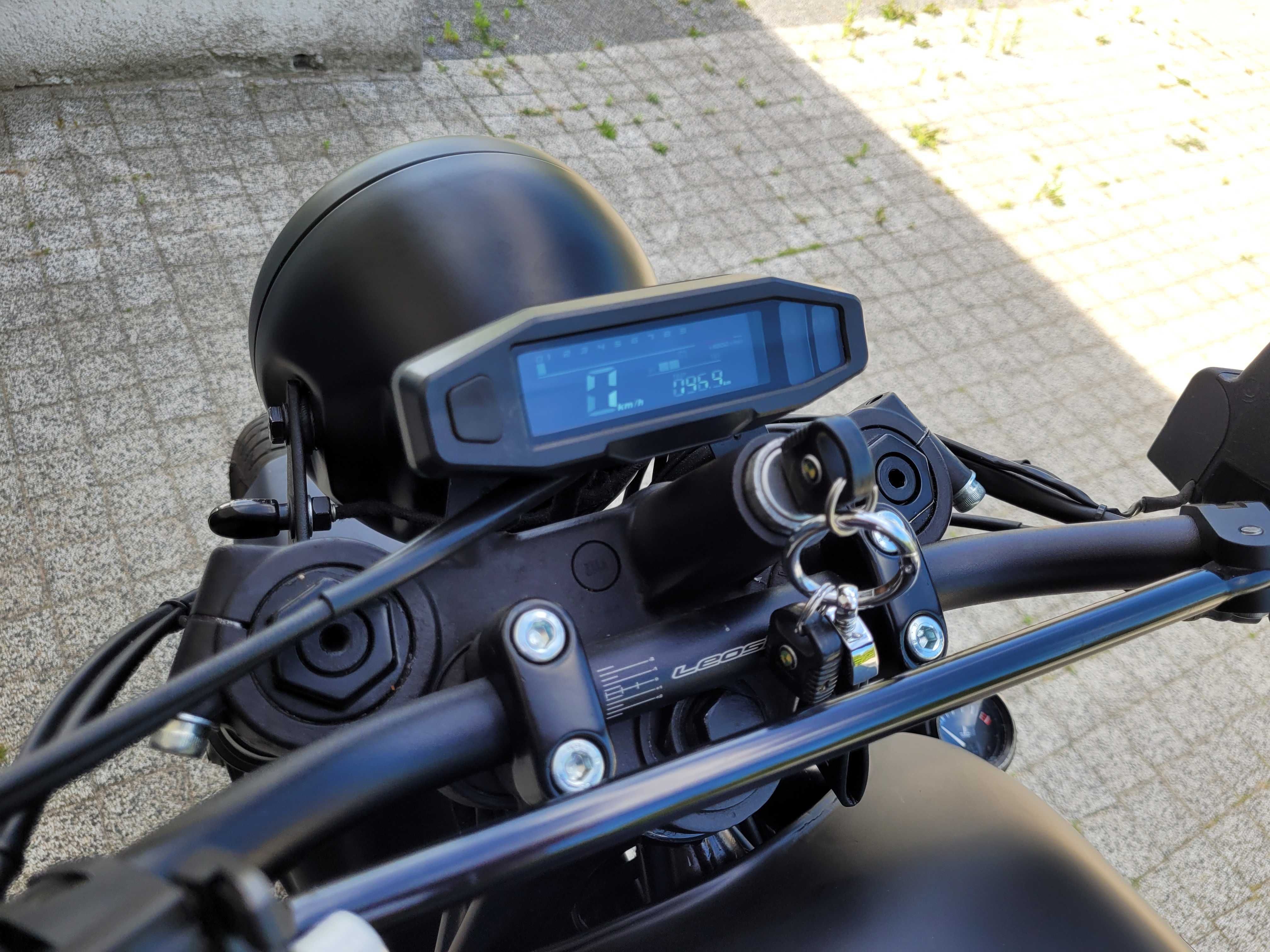 Motocykl BMW K K1100LT Cafe Racer Custom ABS