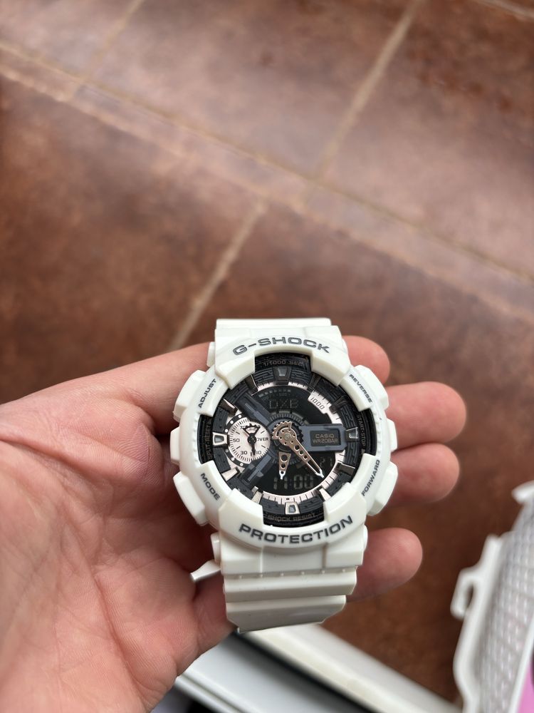 Zegarek G Shock Bialy stan BDB