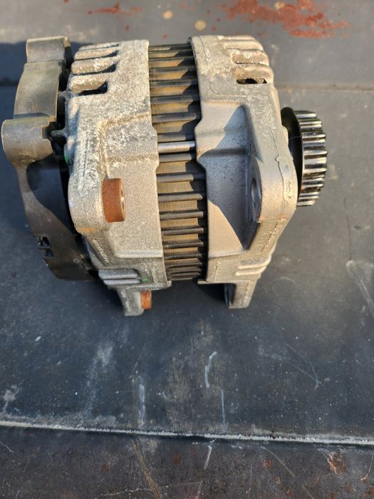 Генератор VW Т5 180A 2.5 TDI VW T5 1.9 TDI Фольцваген MULTIVAN T-5 t5