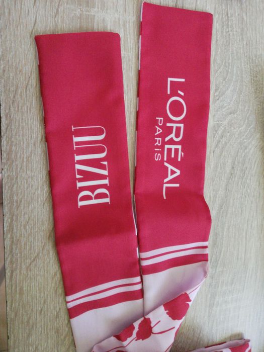 Szarfa, opaska Bizuu