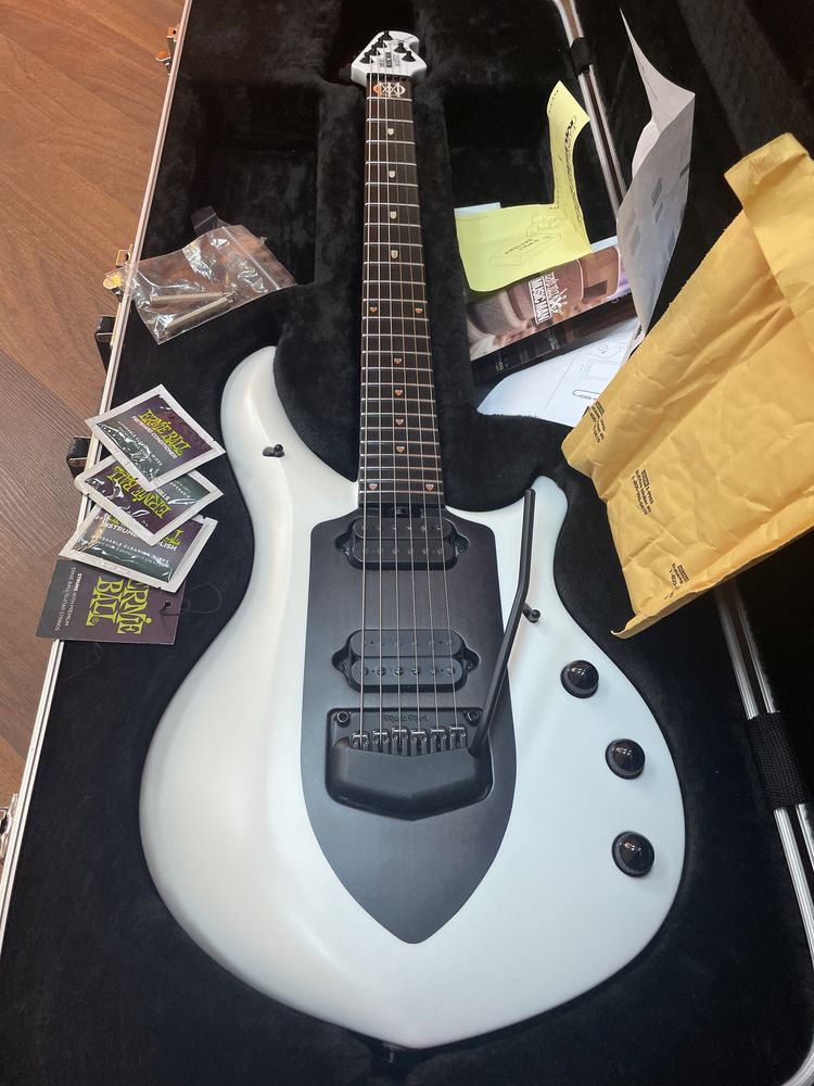 Нова Ernie Ball Music Man John Petrucci Signature Majesty (3200$)