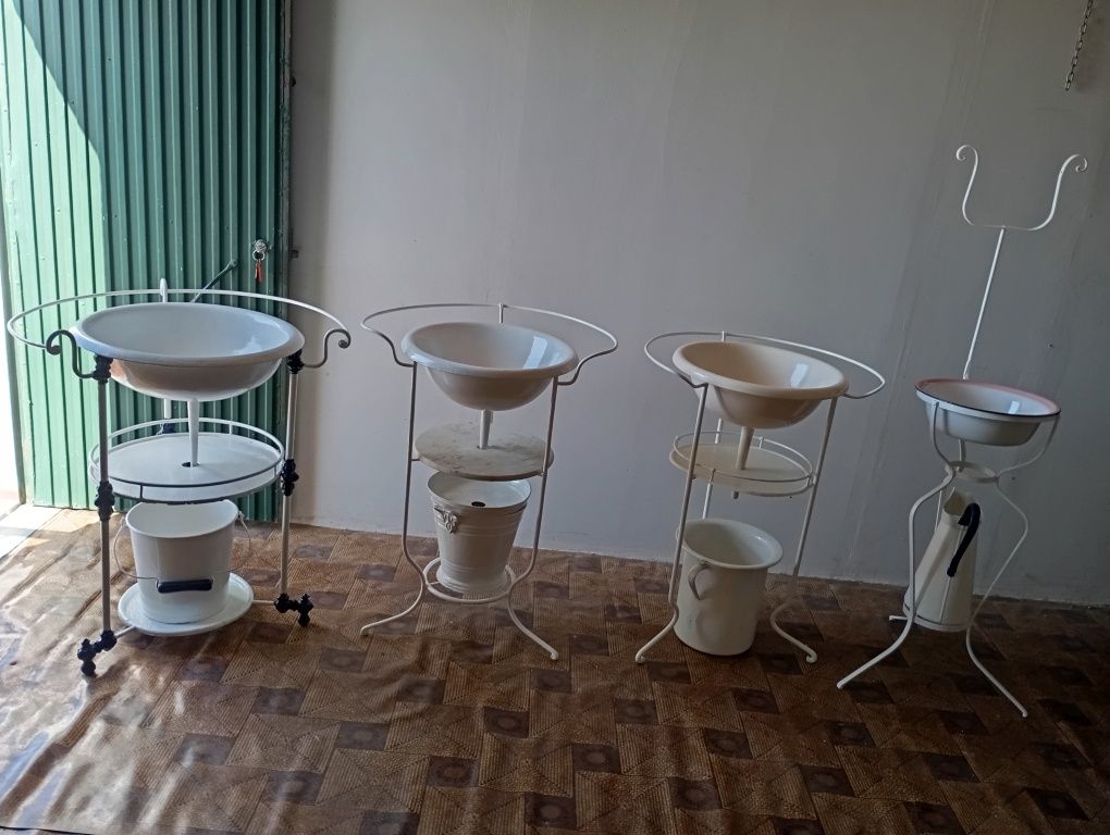 Lavatórios restaurados  com acessórios