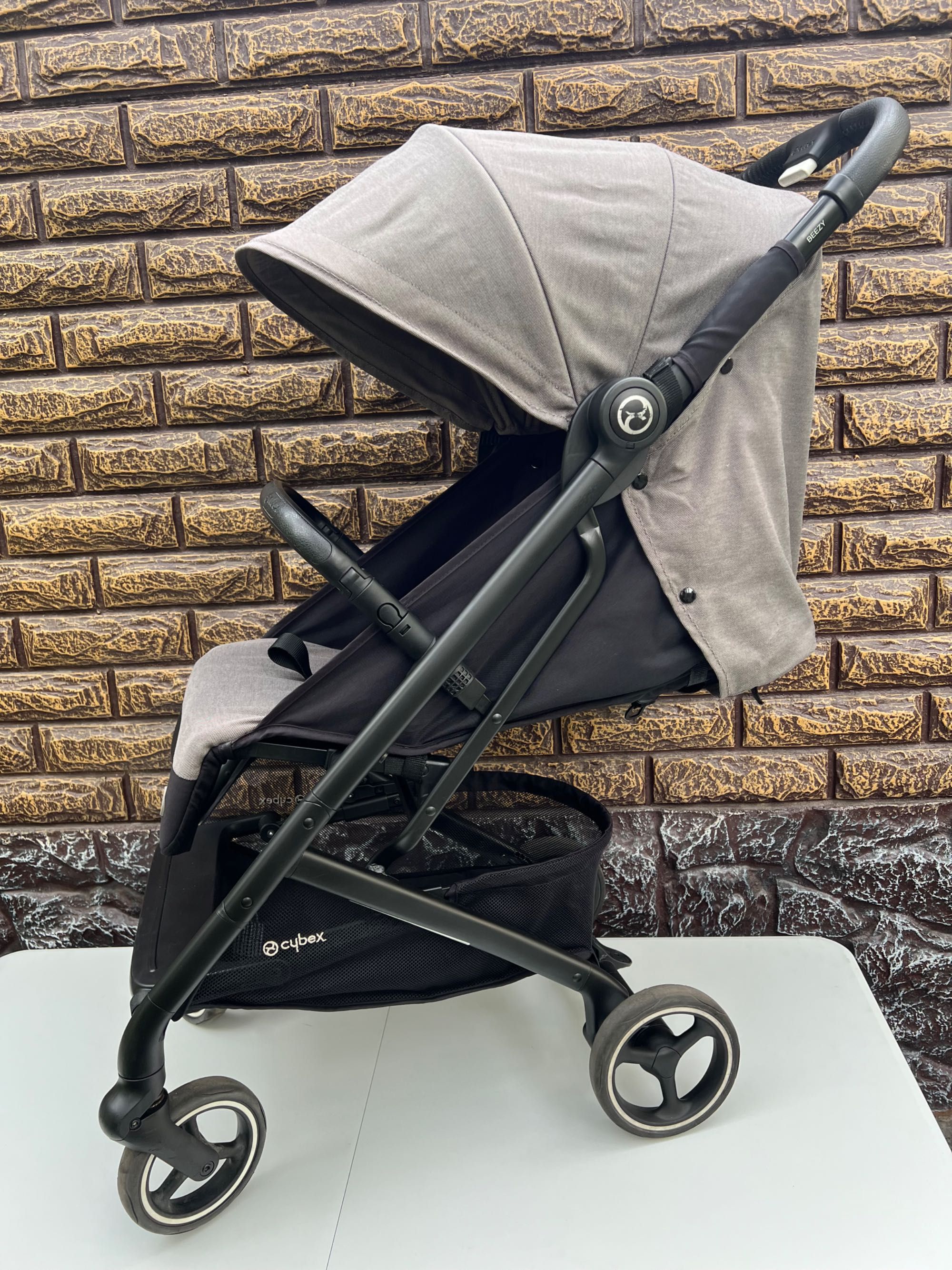 прогулочная коляска Cybex Beezy