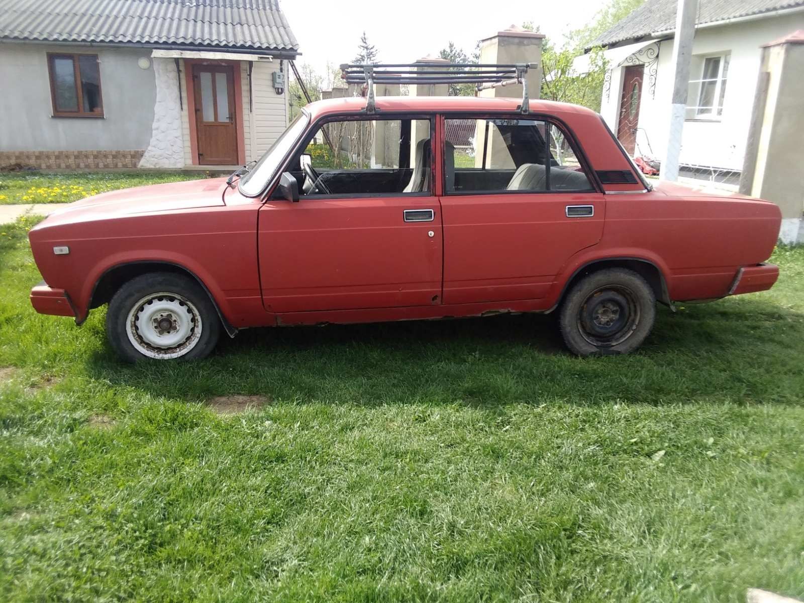 Автомобіль LADA 2107