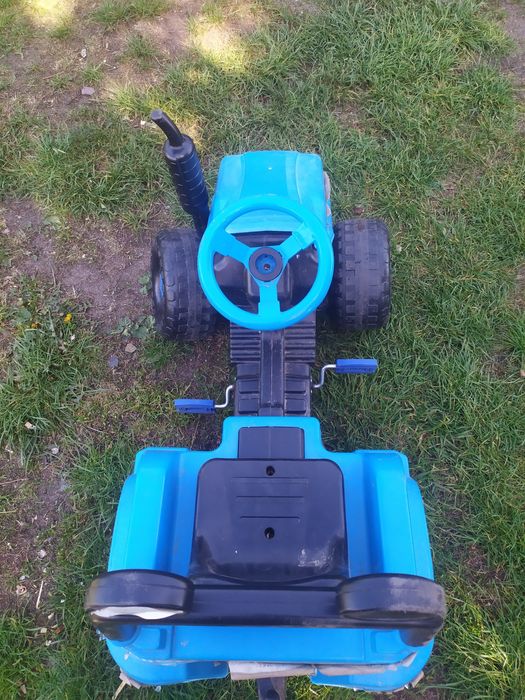 Traktor na pedały dla dziecka