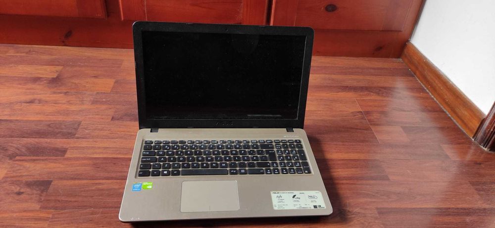 Portátil Asus A540L com SSD 256 gbs