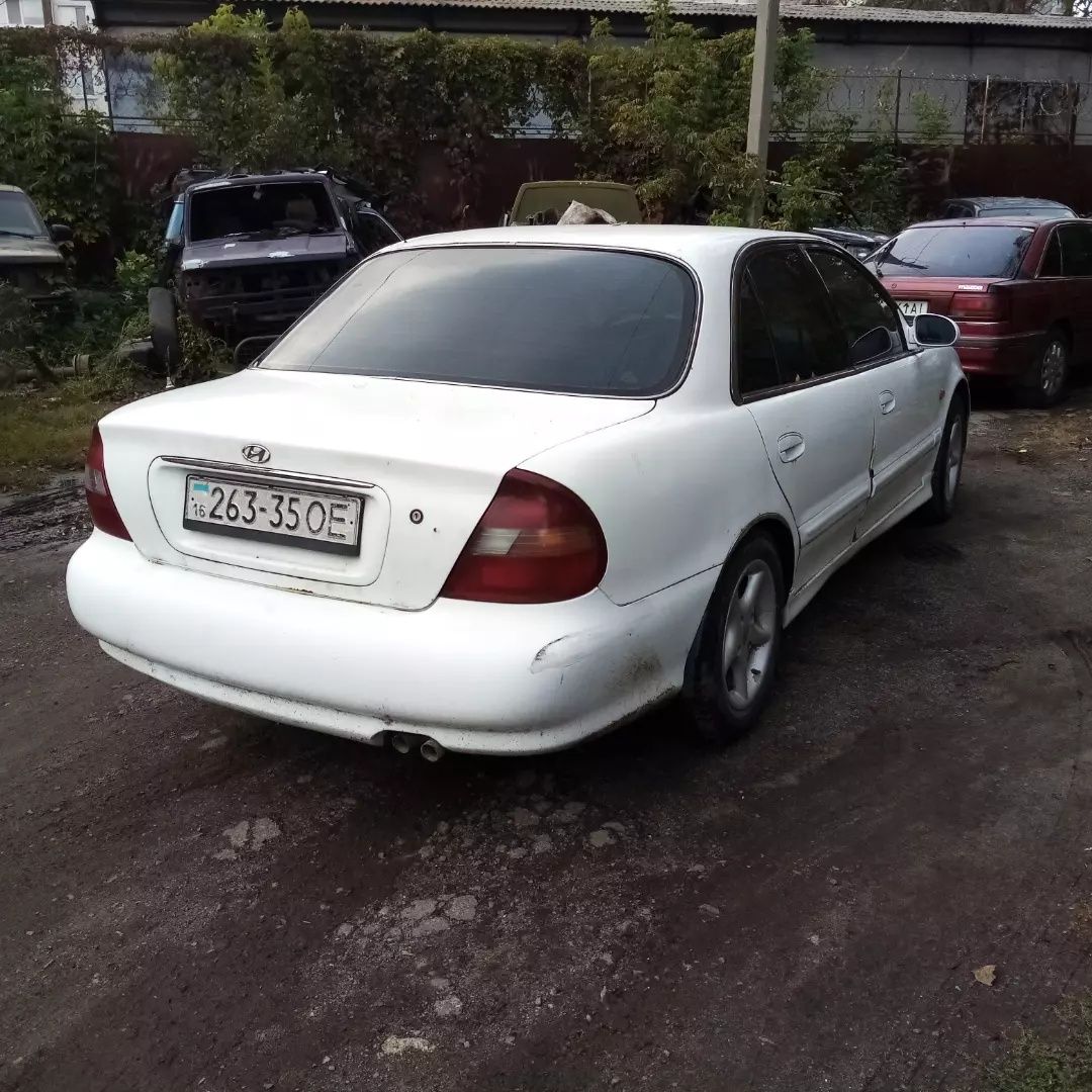 Hyundai Sonata Y3 (1993-1998) автошрот авторозборка запчастини