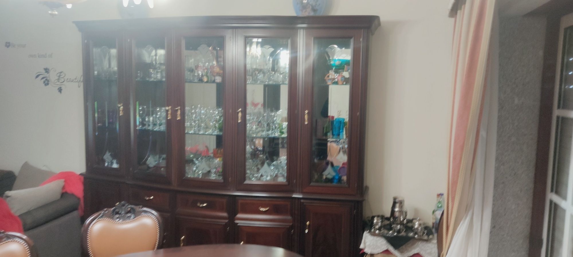 Sala em madeira Maciça