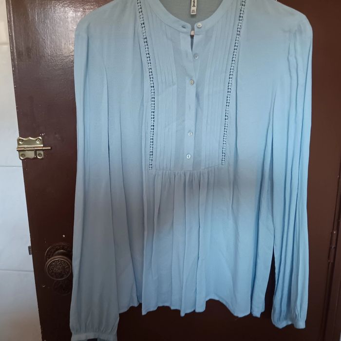 Vendo blusas de manga comprida e camisolas de manga curta para senhora