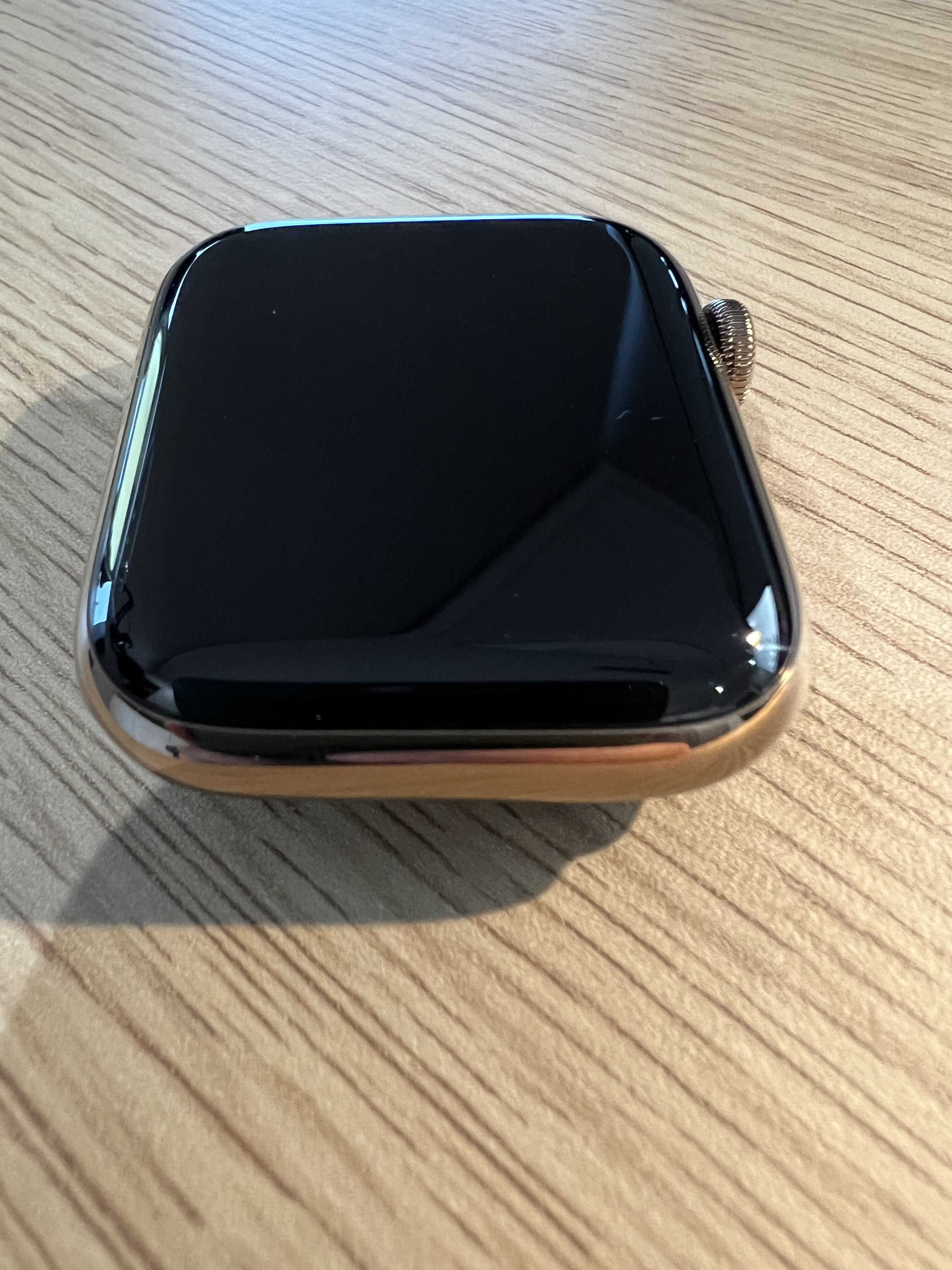 Apple Watch Series 5 44mm złoty stalowy