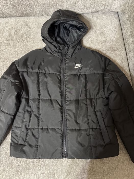 Пуховик жіночий Nike Sportswear Therma-Fit Essentials Black FB7672-010