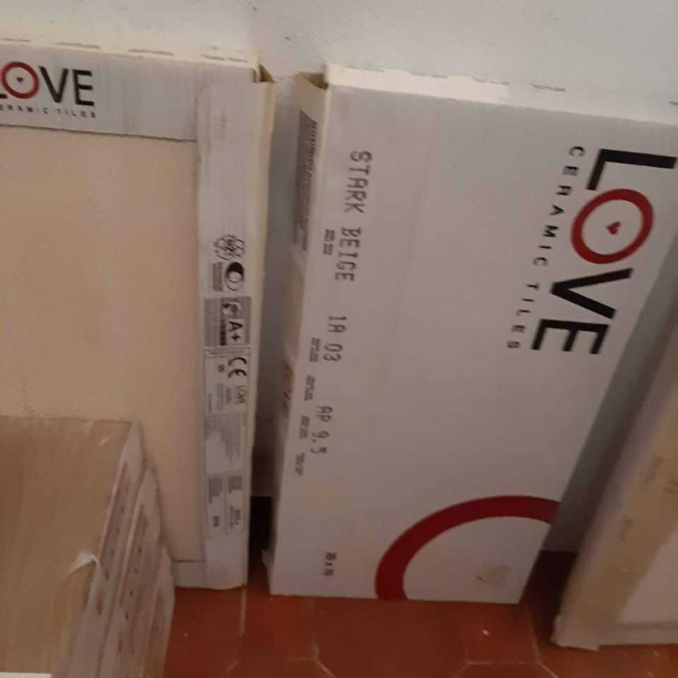 Revestimento e pavimento Love tiles (sobras de obra)