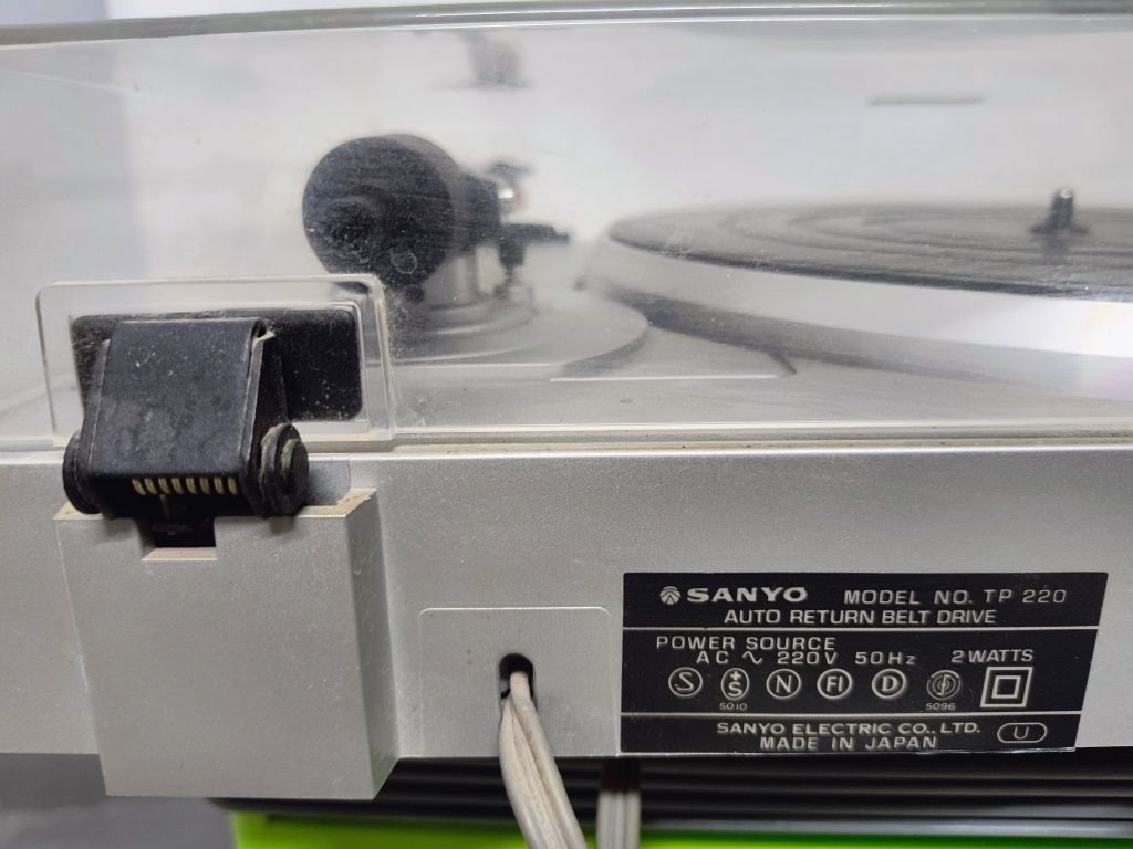 Sanyo TP220 gramofon