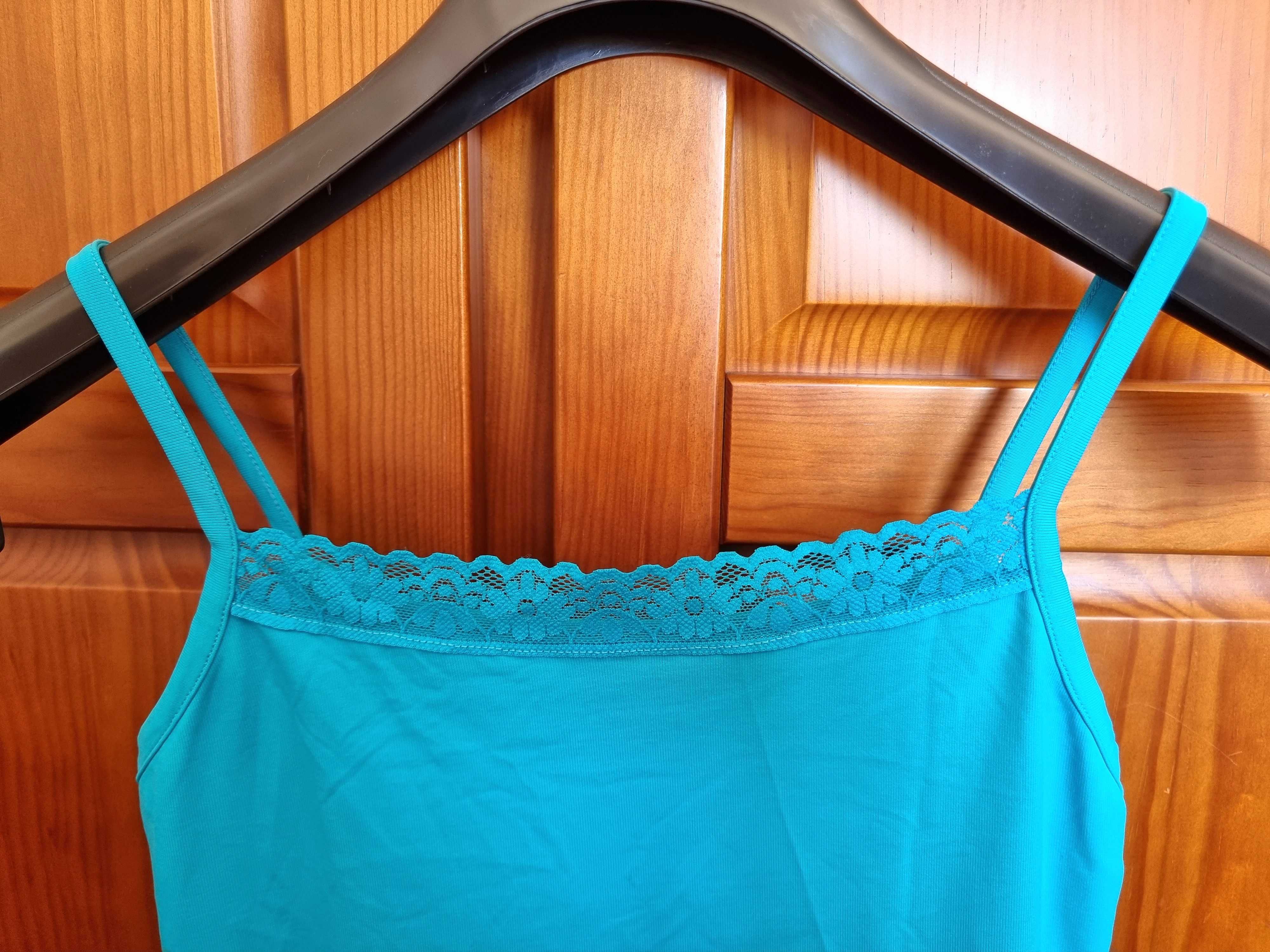 Top azul com renda