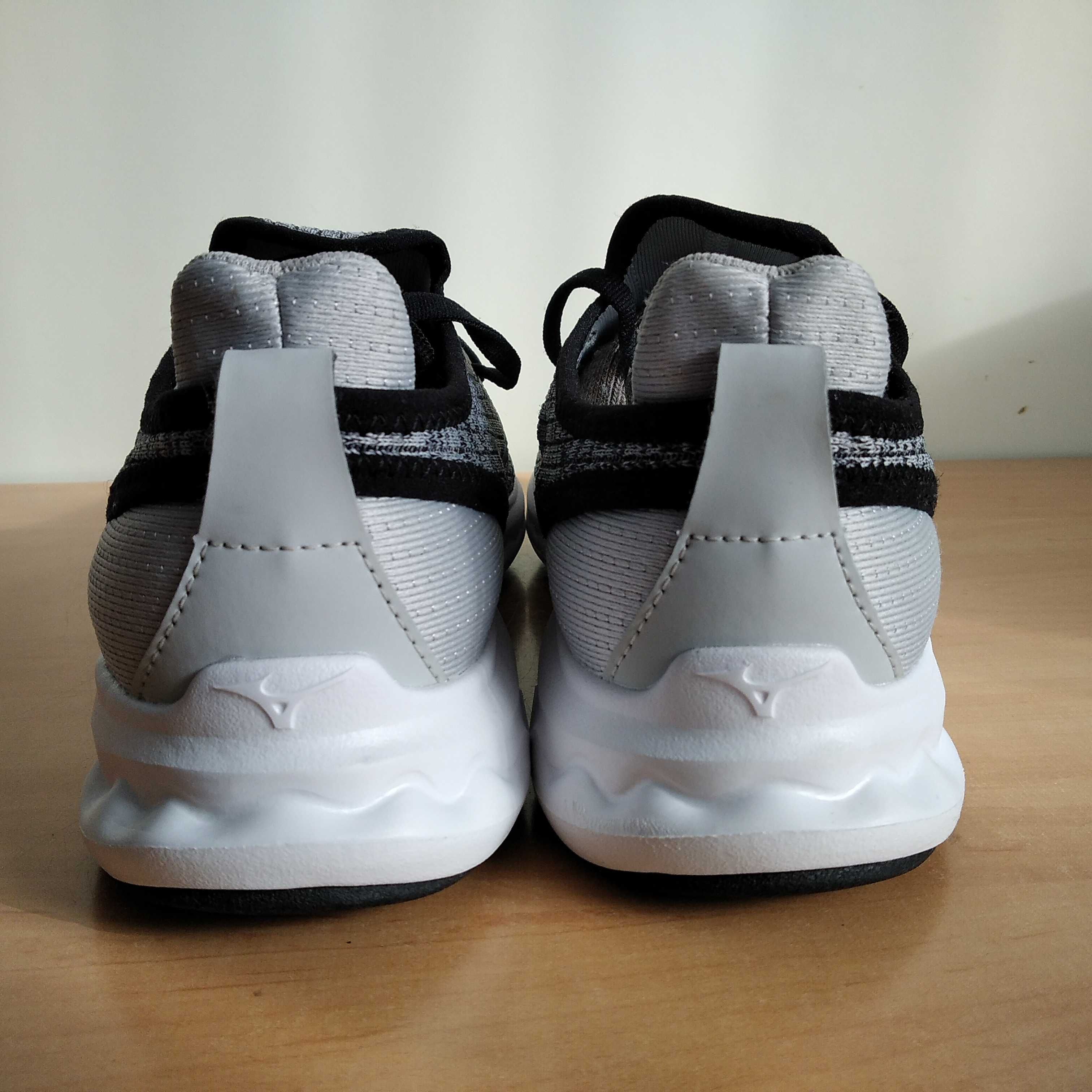 Profesjonalne buty biegowe MIZUNO Wave Polaris Sp 2 roz.eu-40