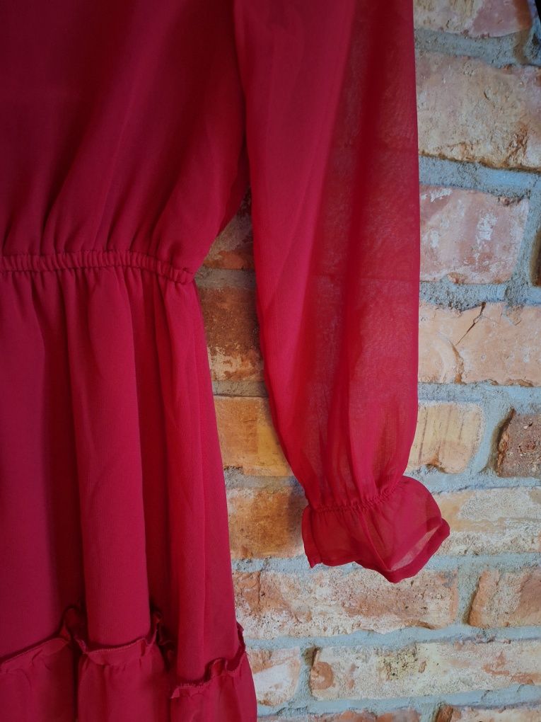 Piękna elegancka czerwona sukienka Kappahl