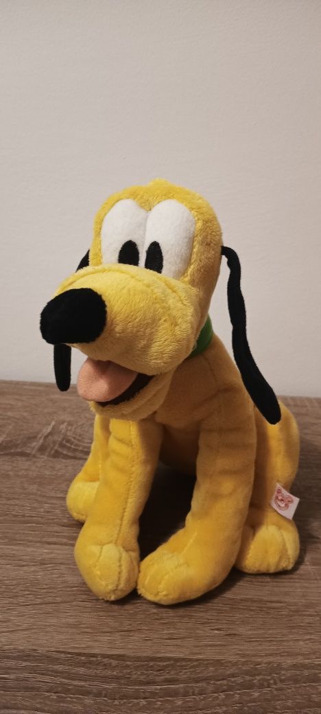 Pies        Pluto
