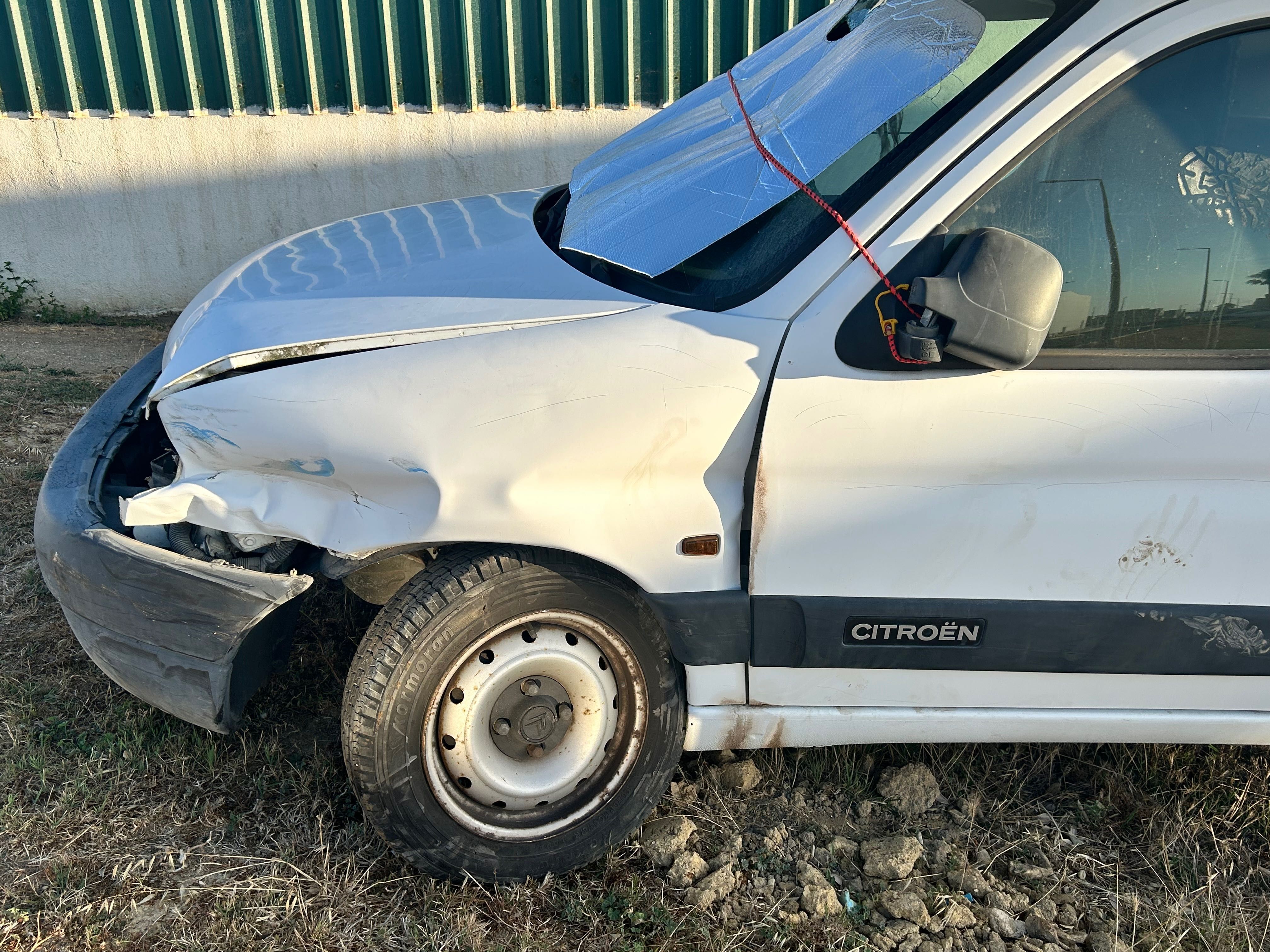 Autocaravana à Venda – Com Danos Após Acidente