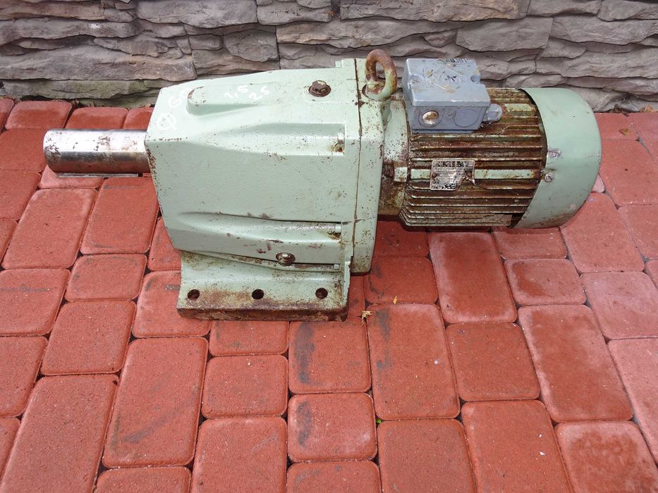 Motoreduktor silnik vem 1,5kw 2,2kw 3kw 4kw  20,25,32,40 obr