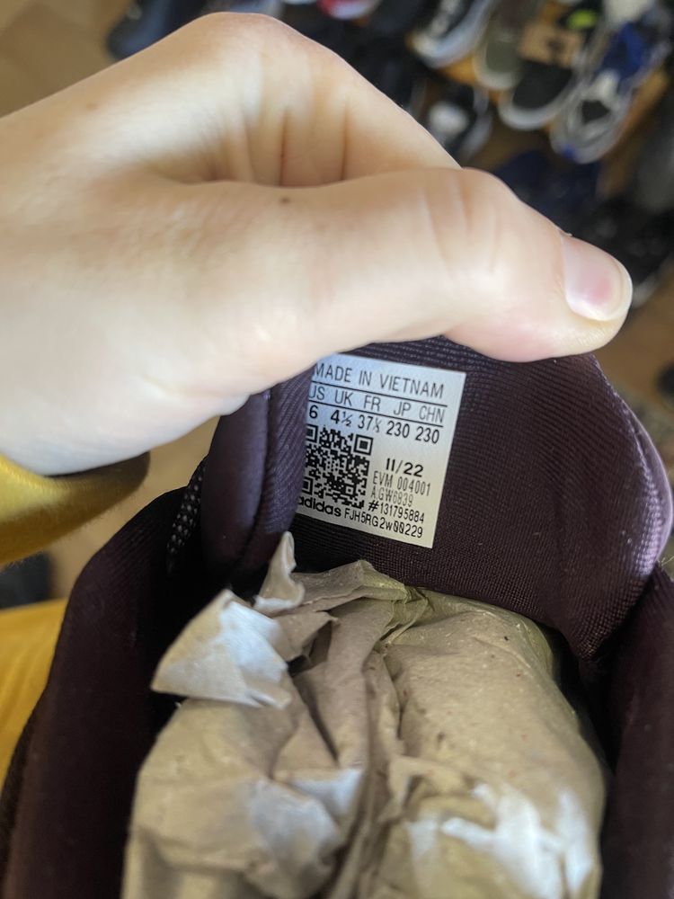 Adidas Ozelia 37.5