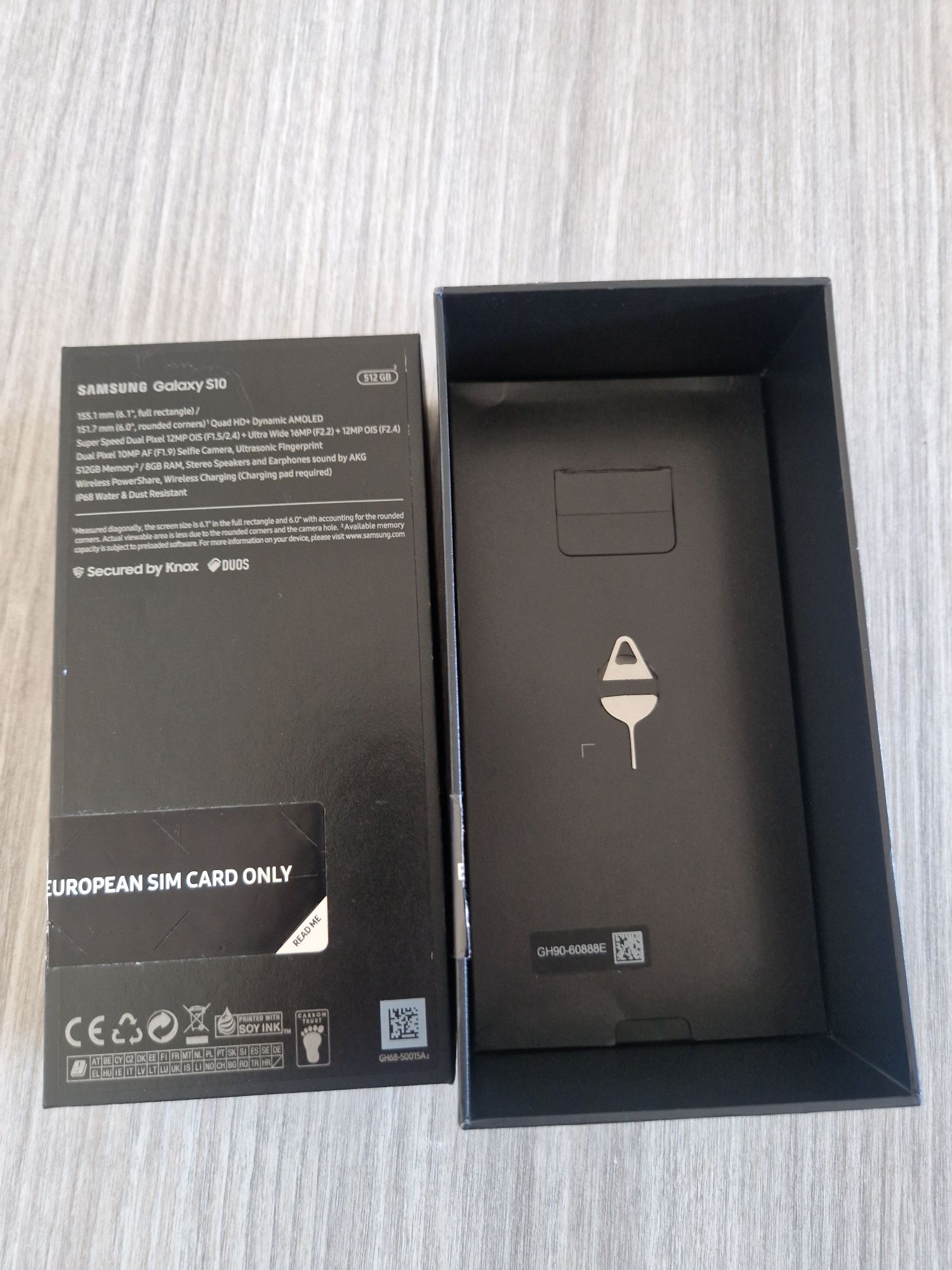 Oryginalne opakowanie telefonu Samsung S10