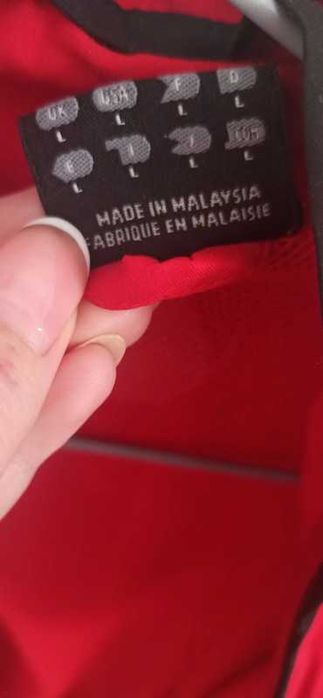 Czerwona bluza na suwak Adidas w rozmiarze L