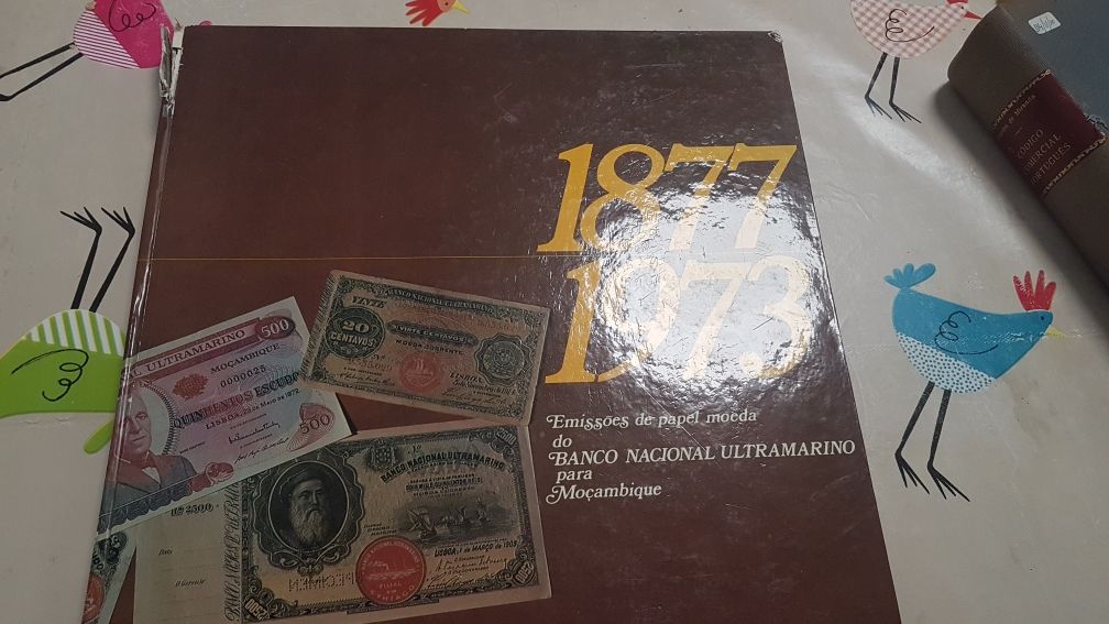 Livro Emissões de papel moeda do banco nacional ultramarino para Moçam