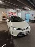 Toyota auris wynajem 600 zł tydzień