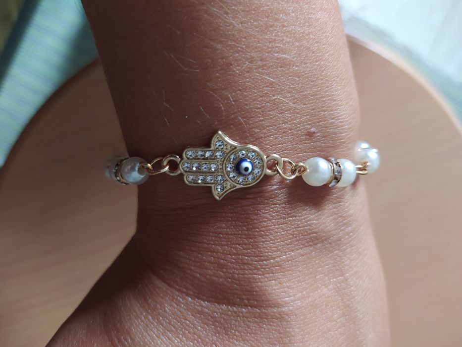Pulseira prateada Mão de Fatma e olho com pérolas NOVA