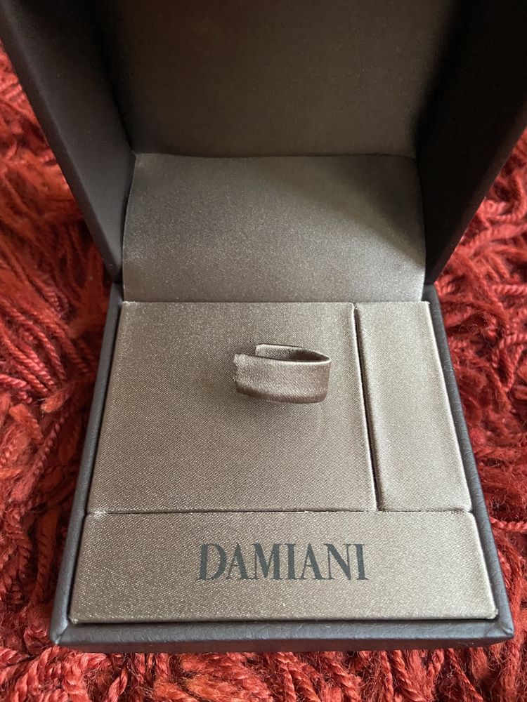 Коробка Damiani для кольца