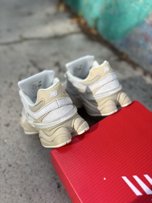 Жіночі кросівки New Balance 9060 light beige
