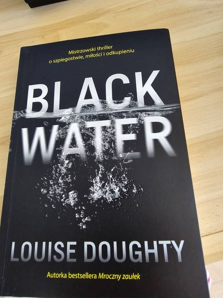 L. Doughty „Black Water”
