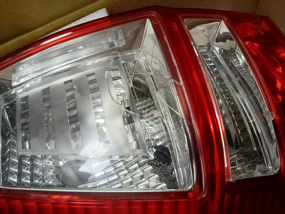 Продам задній лівий ліхтар Хонда срв