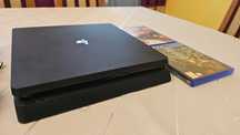 PS4 Slim 500 GB + dwa pady + dwie gry