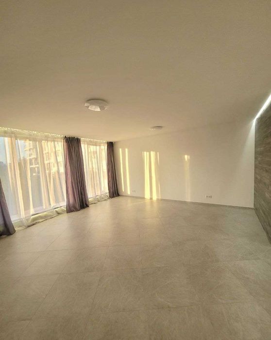 Приміщення - Квартира вільного призначення з дизайнерським ремонтом