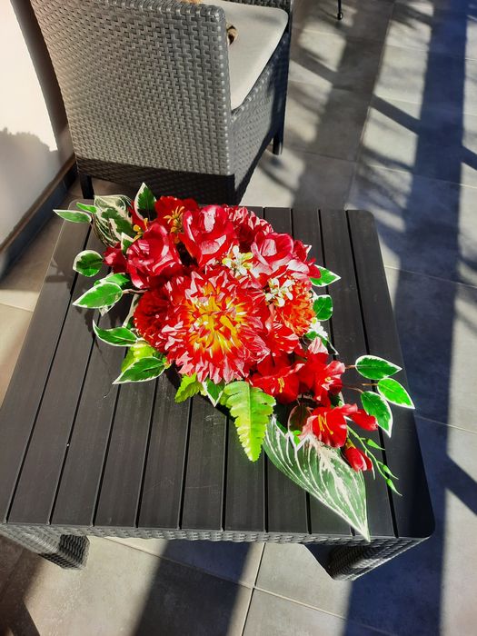 Komplet nagrobny w czerwieni, stroik i bukiet na cmentarz,Super cena