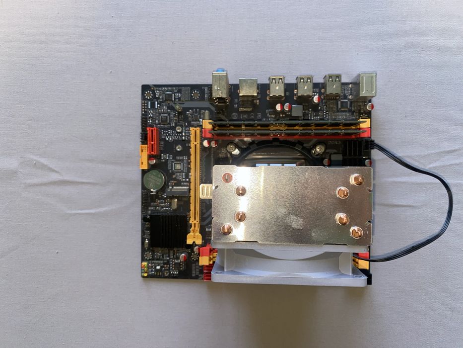 Комплект X79 + Xeon E5-2689+ 16 ГБ ECC RAM + кулер — материнська плата