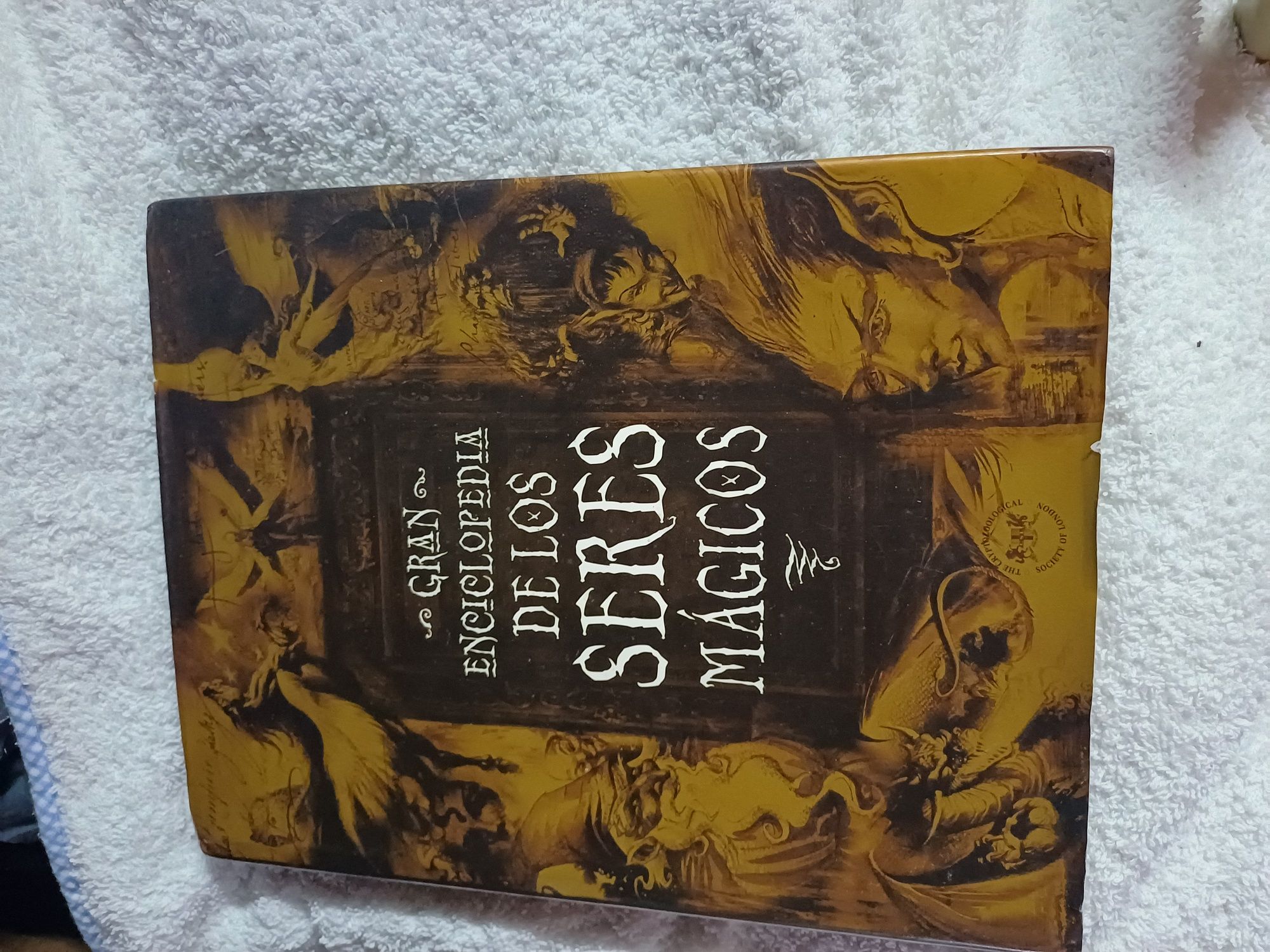 La Gran Enciclopédia  Seres Magicos