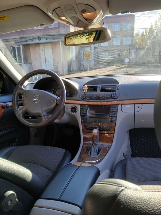 Mercedes-Benz E-Class w211