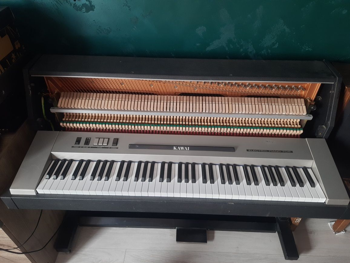 Pianino Kawai 705 elektryczno akustyczne 1980 rok Vintage