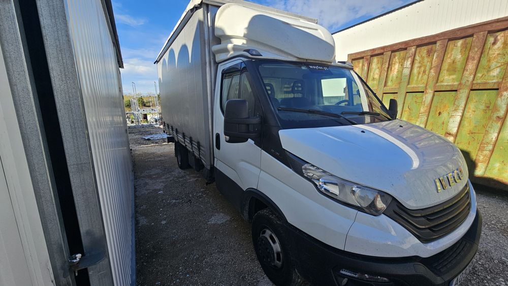 Carrinha comercial 35c18