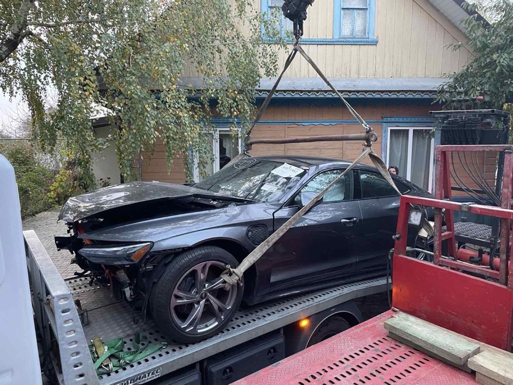 Розборка Audi E-Tron GT колір LZ7S